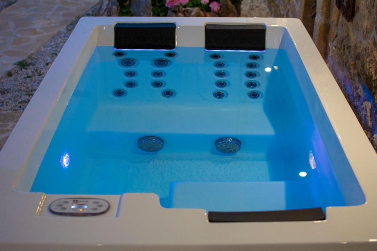 Pamelas House With Jacuzzi Kíssamos Zewnętrze zdjęcie